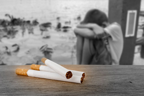 Fajčenie rodičov spôsobuje astmu a iné respiračné ochorenia u ich detí.