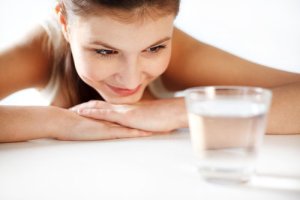 Pomôže pitie vody schudnúť?