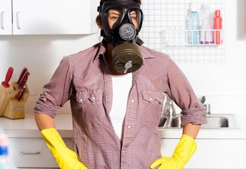 Zadovážte si veci do domácnosti s rozumom, aby ste napokon nebývali v škodlivom chemickom laboratóriu.