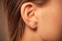 Ako si zlepšiť sluch svojpomocne?
