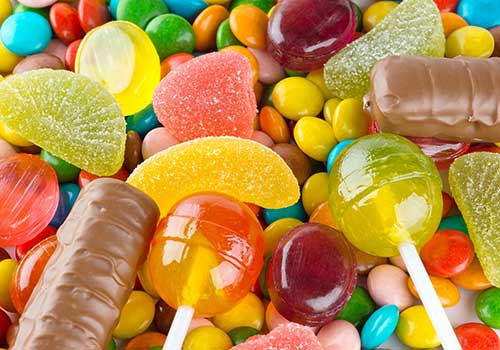 Kedysi sme si spájali so sladkosťami len pokazené zuby. No za sladkým sa skrýva oveľa viac.