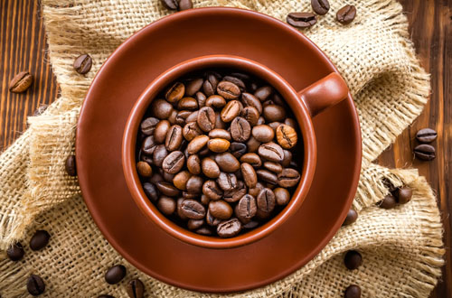Káva vás síce na chvíľku povzbudí, no potom nálada aj rýchlo klesne. Ak by ste si ňu chceli zvyšovať náladu pravidelne, potrebovali by ste jej stále viac a viac.