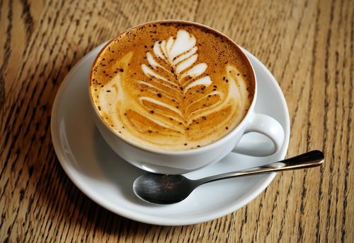 Káva prekysľuje organizmus, čo odoberá telu dôležité minerály.