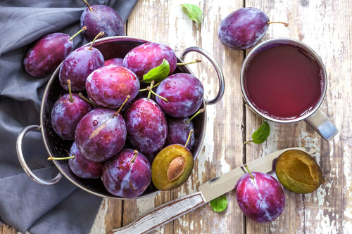 Čerstvé šťavy sú skvelou výživovou injekciou, vďaka ktorej sa vitamíny, minerály, enzýmy a fytochemikálie dostanú okamžite do krvi. 