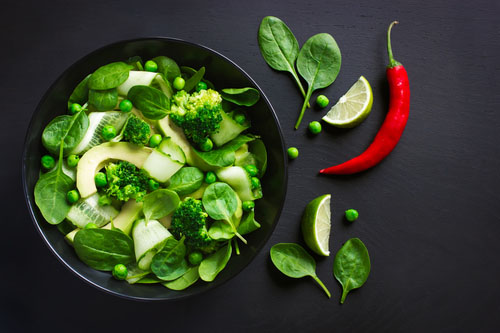 Zelenina obsahuje veľké percento bielkovín v pomere k živinám, ale v skutočnosti jej treba zjesť väčšie množstvo.
