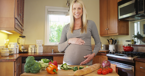 Akadémia pre výživu a dietetiku považuje vegánsku stravu pre dospelých a deti v každom veku za bezpečnú - dokonca aj v tehotenstve a pri dojčení.