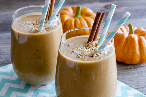 Tekvicové smoothie je stelesnením lokálnych jesenných potravín.