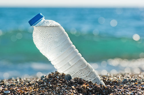 Plastové fľaše nenechávajte na slnku.