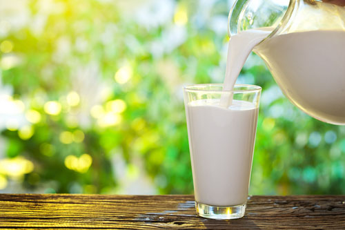 Vznik a rozvoj rakoviny podporoval kazeín, čo je bielkovina, ktorá tvorí až 80% bielkovín kravského mlieka. 