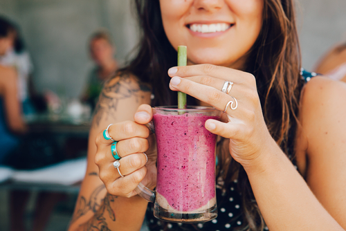 Skvelé nápoje ako šťavy a smoothie nám vyrobia kvalitné odšťavovače a mixéry.