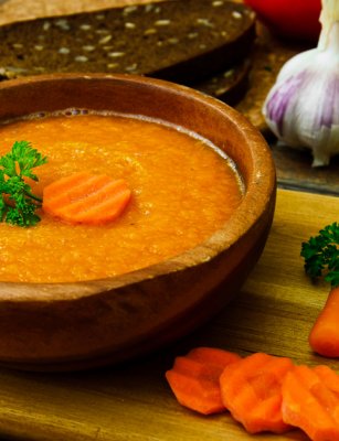 Mrkvová curry polievka